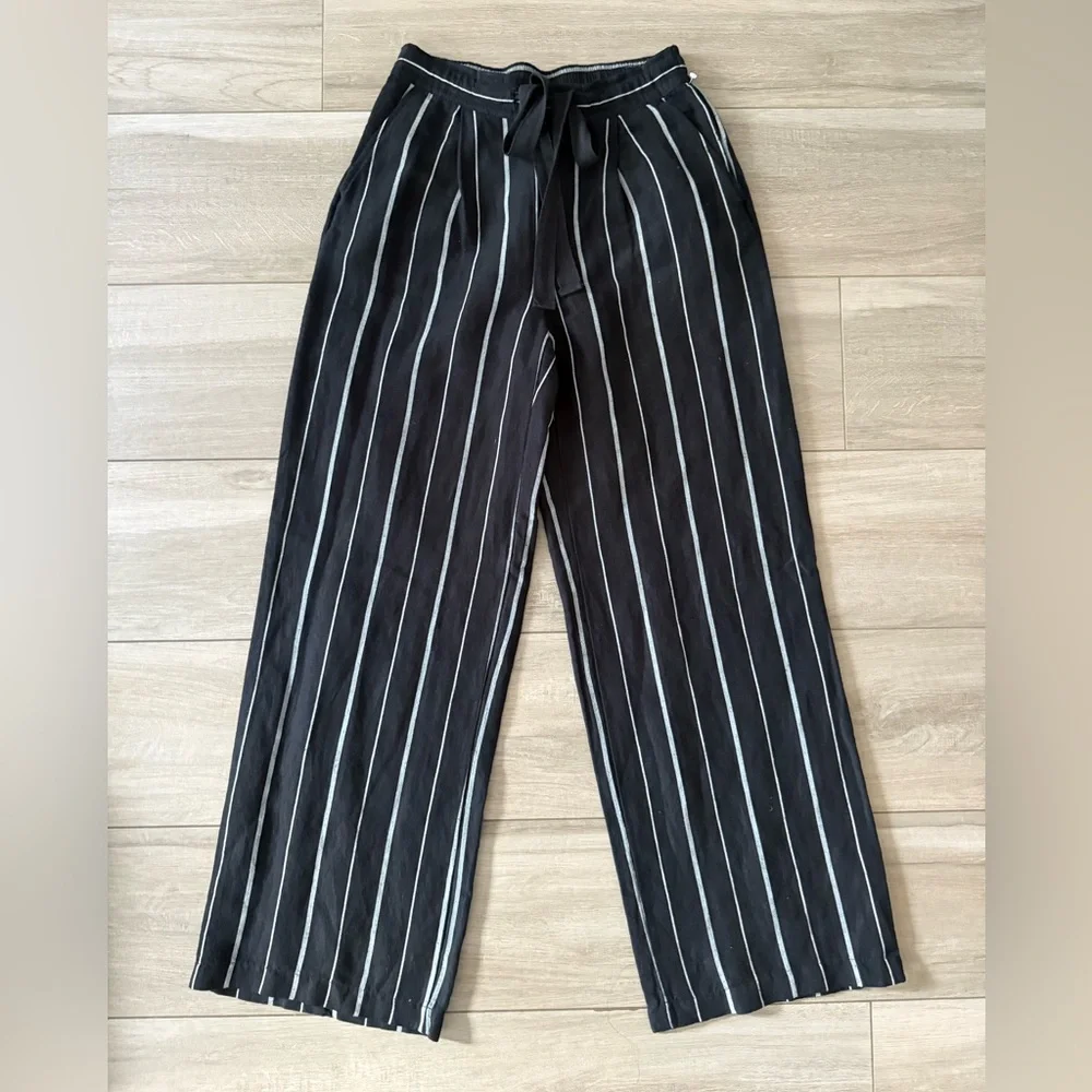 Women's High Rise Black Striped Pants NWT - Picture 3 of 4